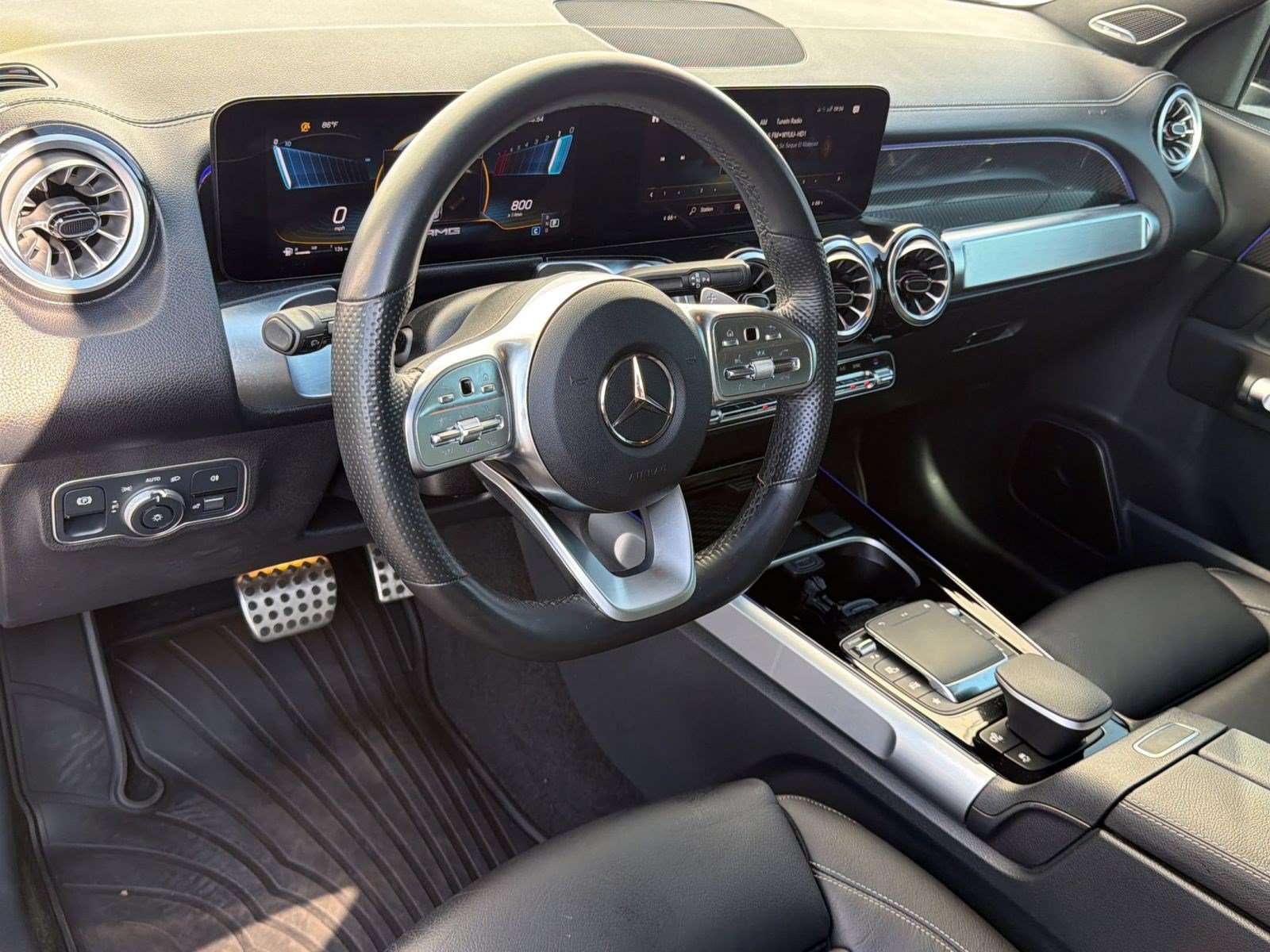 Used 2023 Mercedes-Benz GLB 35 AMG 4MATIC image 4