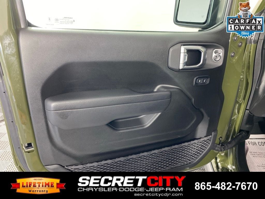 Used 2024 Jeep Wrangler Unlimited AWD/4WD image 12