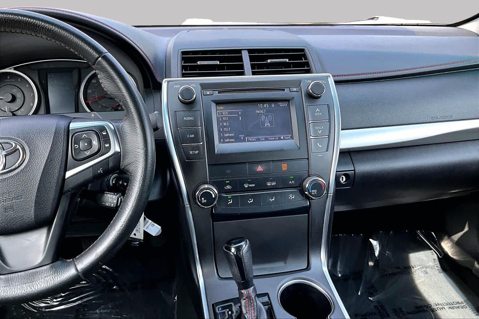 Used 2017 Toyota Camry SE FWD image 7