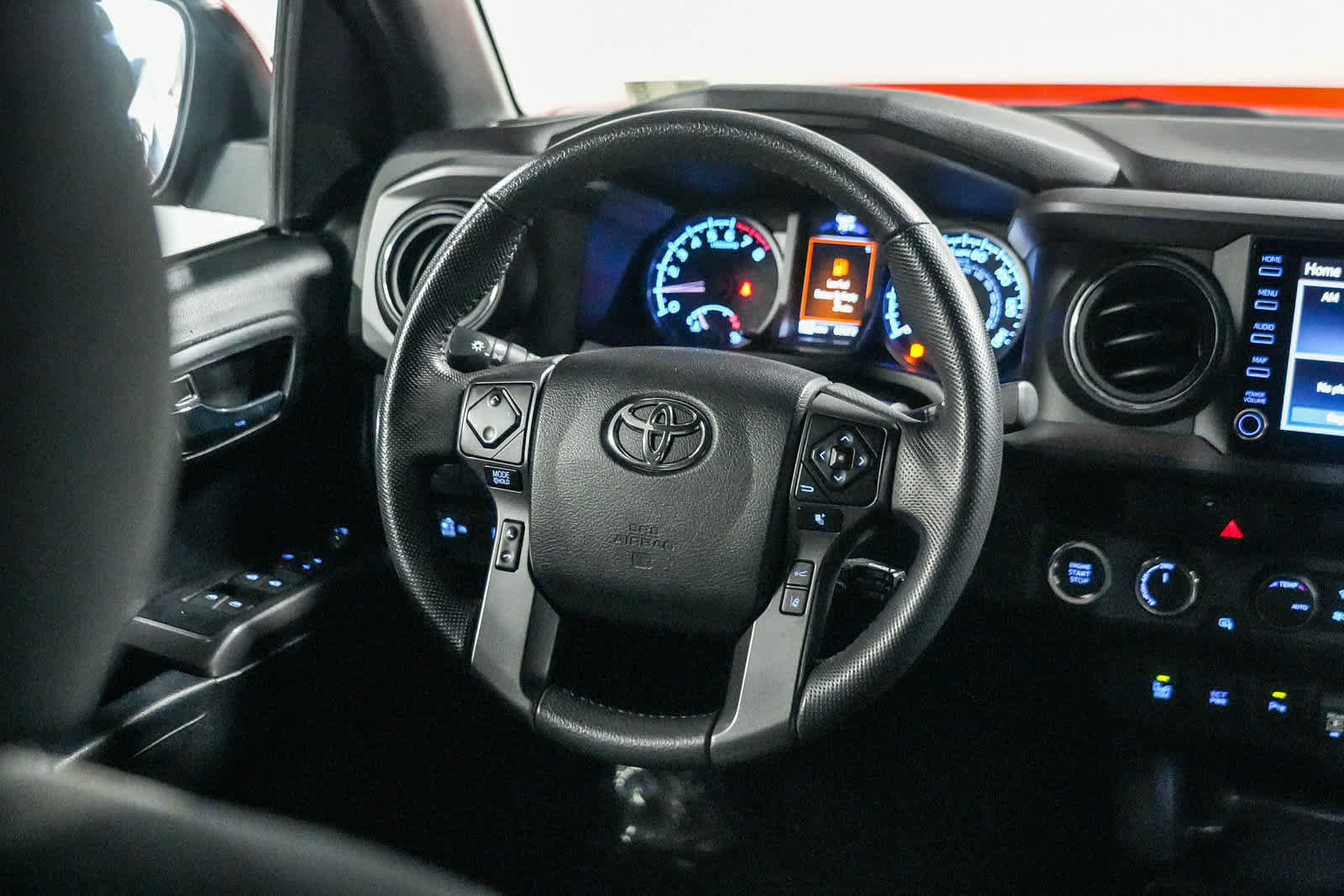 Used 2022 Toyota Tacoma TRD Off-Road w/ Technology Package AWD/4WD image 15