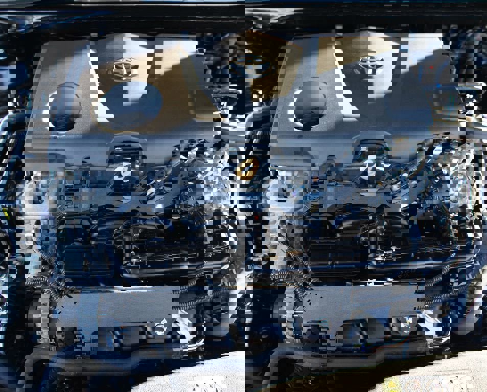 Used 2023 Toyota Camry XSE image 28