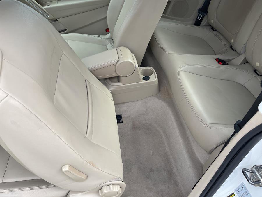Used 2013 Volkswagen Beetle TDI FWD image 29