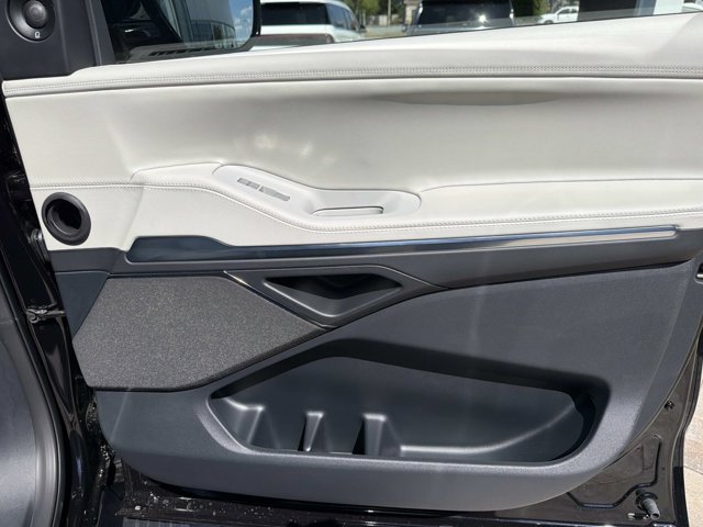 New 2026 Lincoln Navigator L Reserve AWD/4WD image 16