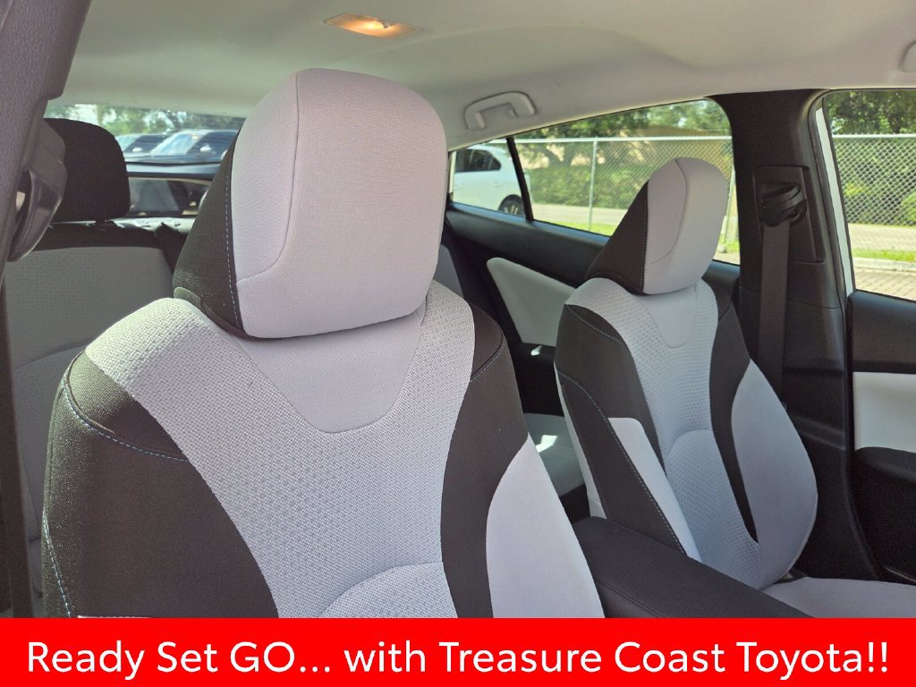 Used 2021 Toyota Prius LE FWD image 16