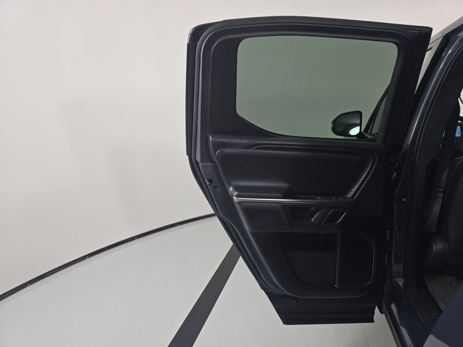 Used 2024 Rivian R1T Adventure Dual AWD/4WD image 17