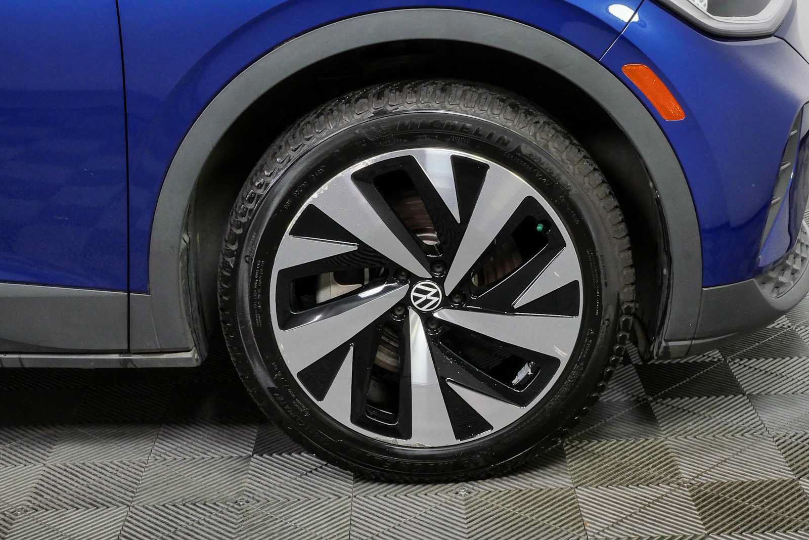 Used 2022 Volkswagen ID.4 Pro S w/ Gradient Package AWD/4WD image 9