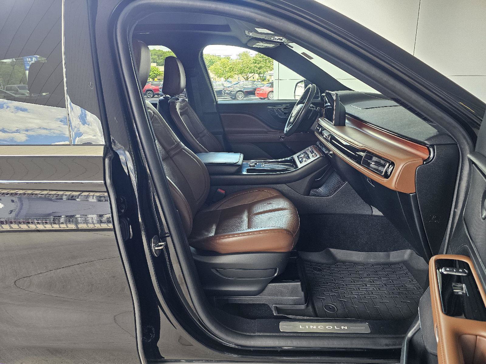 Used 2021 Lincoln Aviator Reserve w/ Equipment Group 201A AWD/4WD image 12