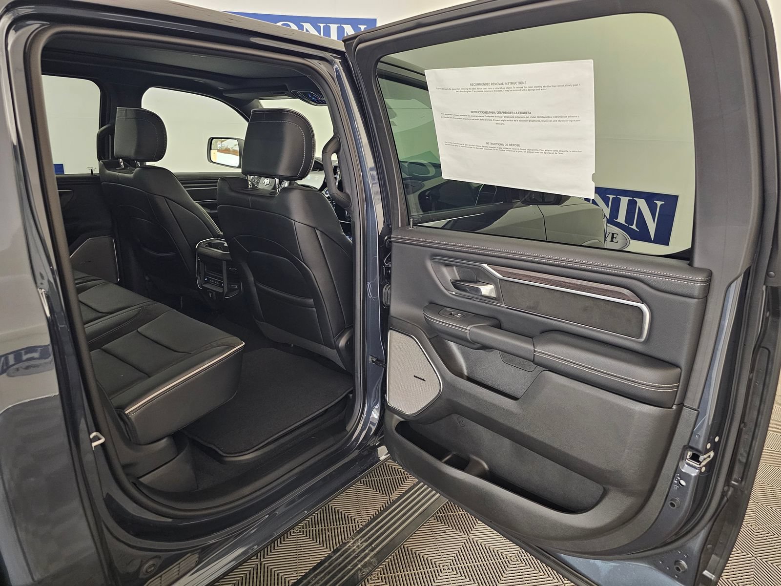 New 2026 RAM 1500 Laramie AWD/4WD image 21