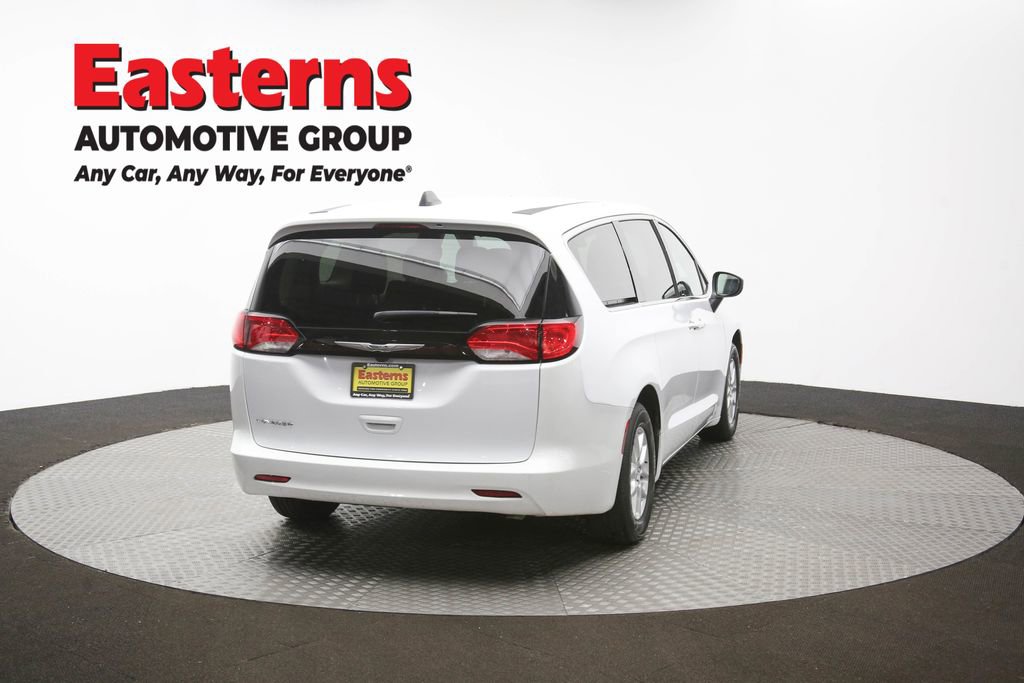 Used 2022 Chrysler Voyager LX image 36