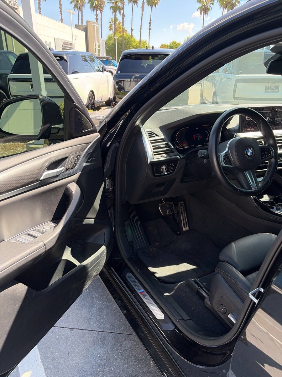 Used 2024 BMW X4 xDrive30i w/ M Sport Package AWD/4WD image 2