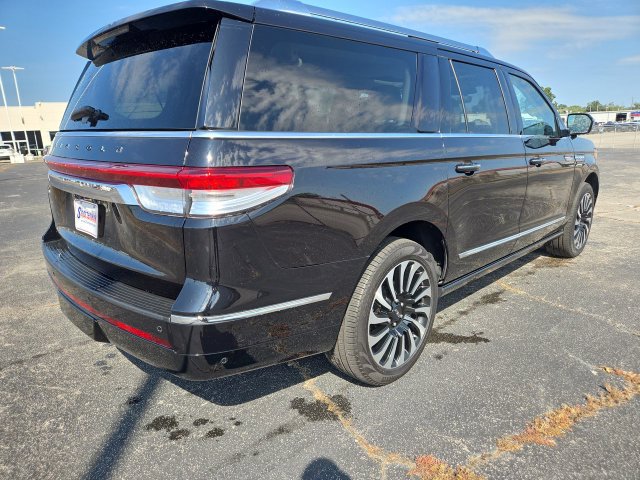 Used 2024 Lincoln Navigator L Black Label AWD/4WD image 8