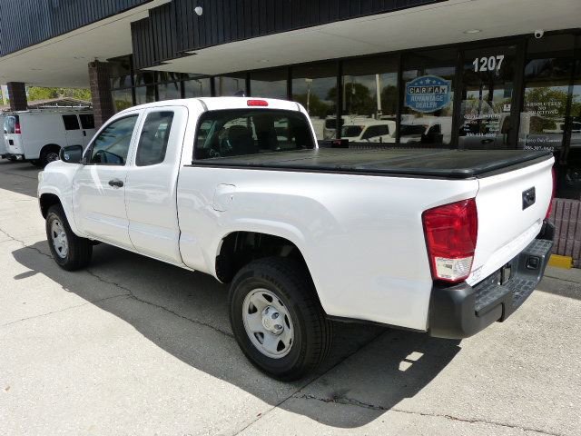 Used 2017 Toyota Tacoma SR image 3