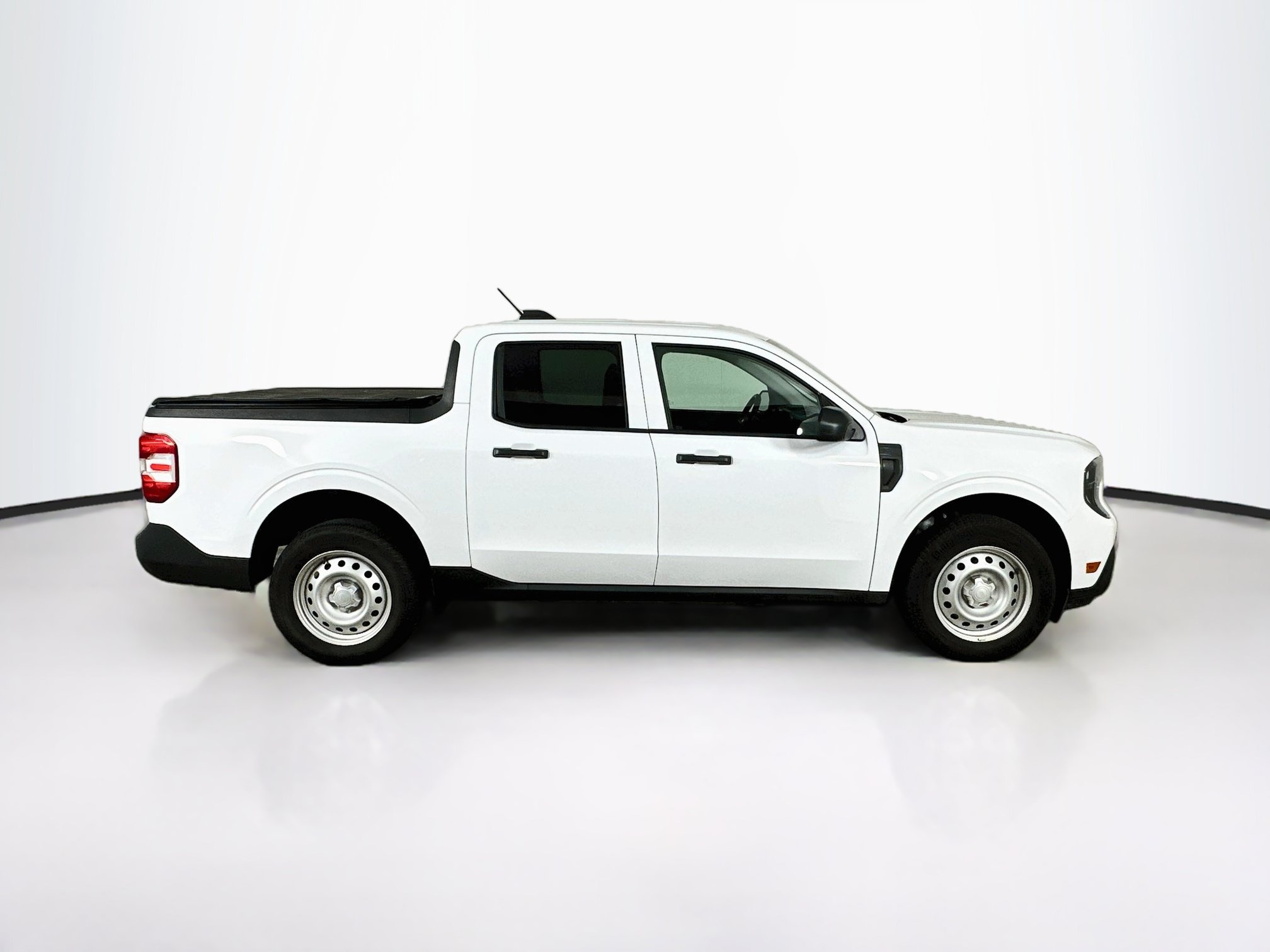Used 2025 Ford Maverick XL w/ Equipment Group 102A AWD/4WD image 10