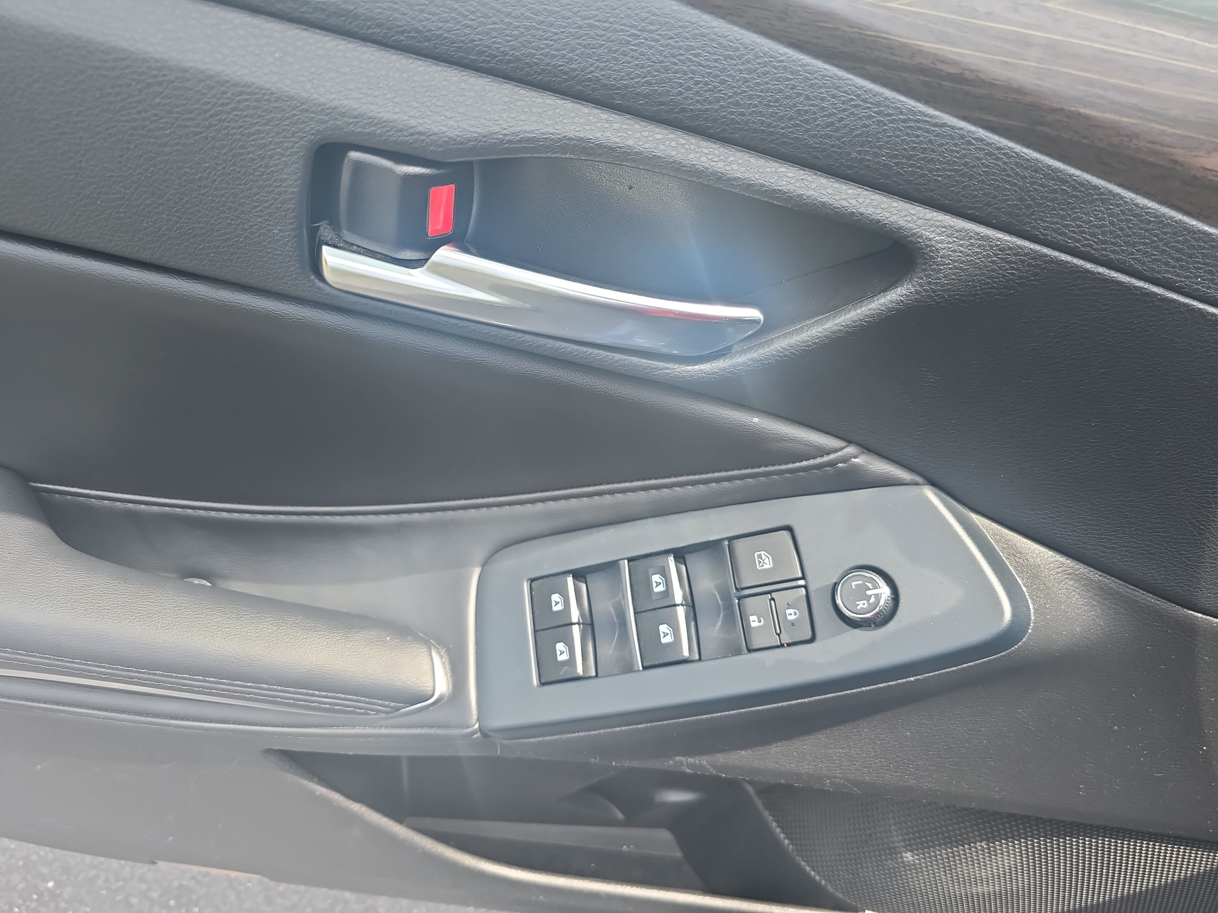 Used 2022 Toyota Avalon XLE w/ Moonroof Package FWD image 27