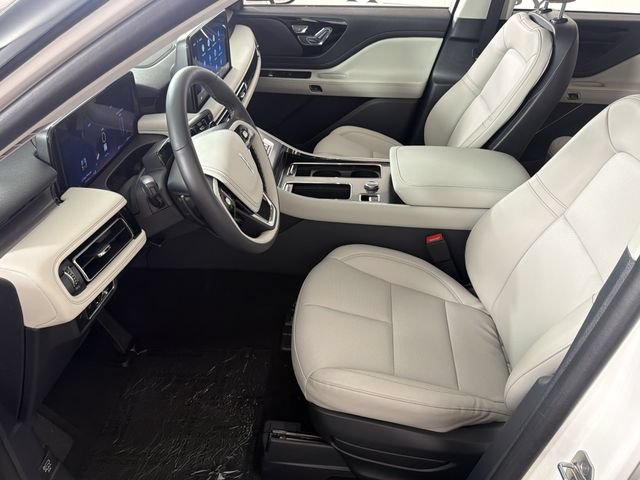 New 2026 Lincoln Aviator AWD image 17