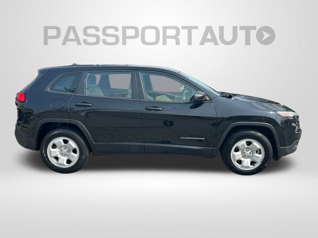 Used 2016 Jeep Cherokee Sport AWD/4WD image 5