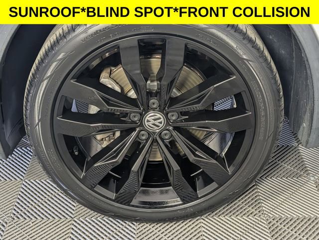 Used 2021 Volkswagen Tiguan SE R-Line w/ 3rd Row Seat Package image 8