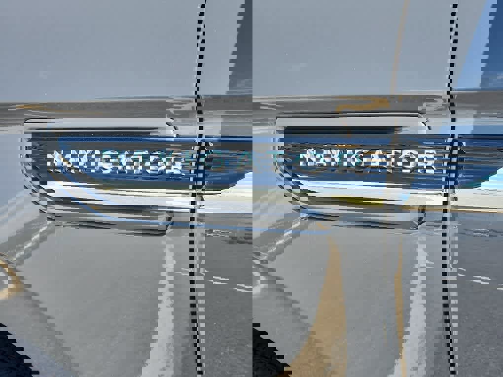 Used 2022 Lincoln Navigator Black Label image 24