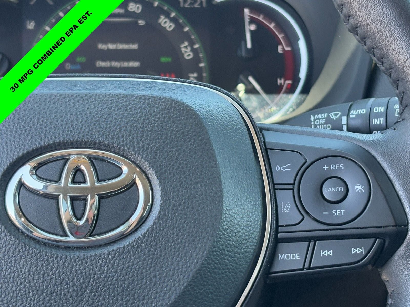 Used 2025 Toyota RAV4 XLE w/ Weather Package AWD/4WD image 20