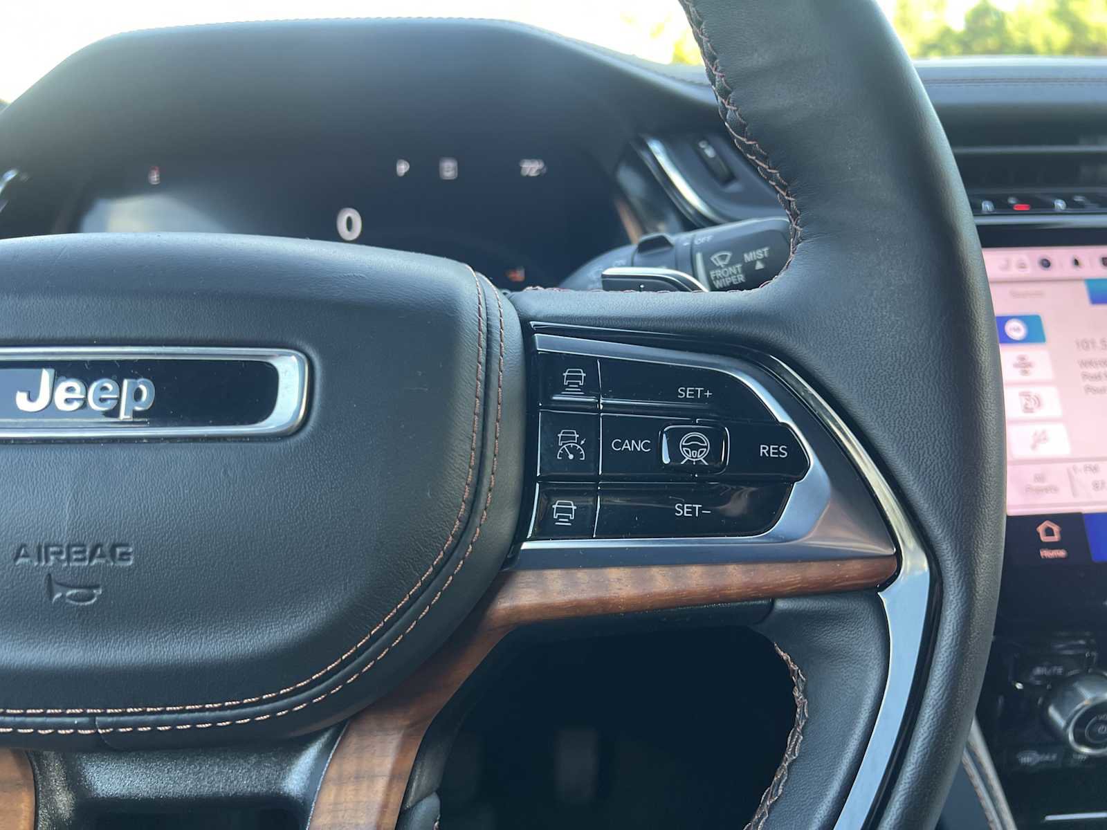 Used 2023 Jeep Grand Cherokee L Summit image 8