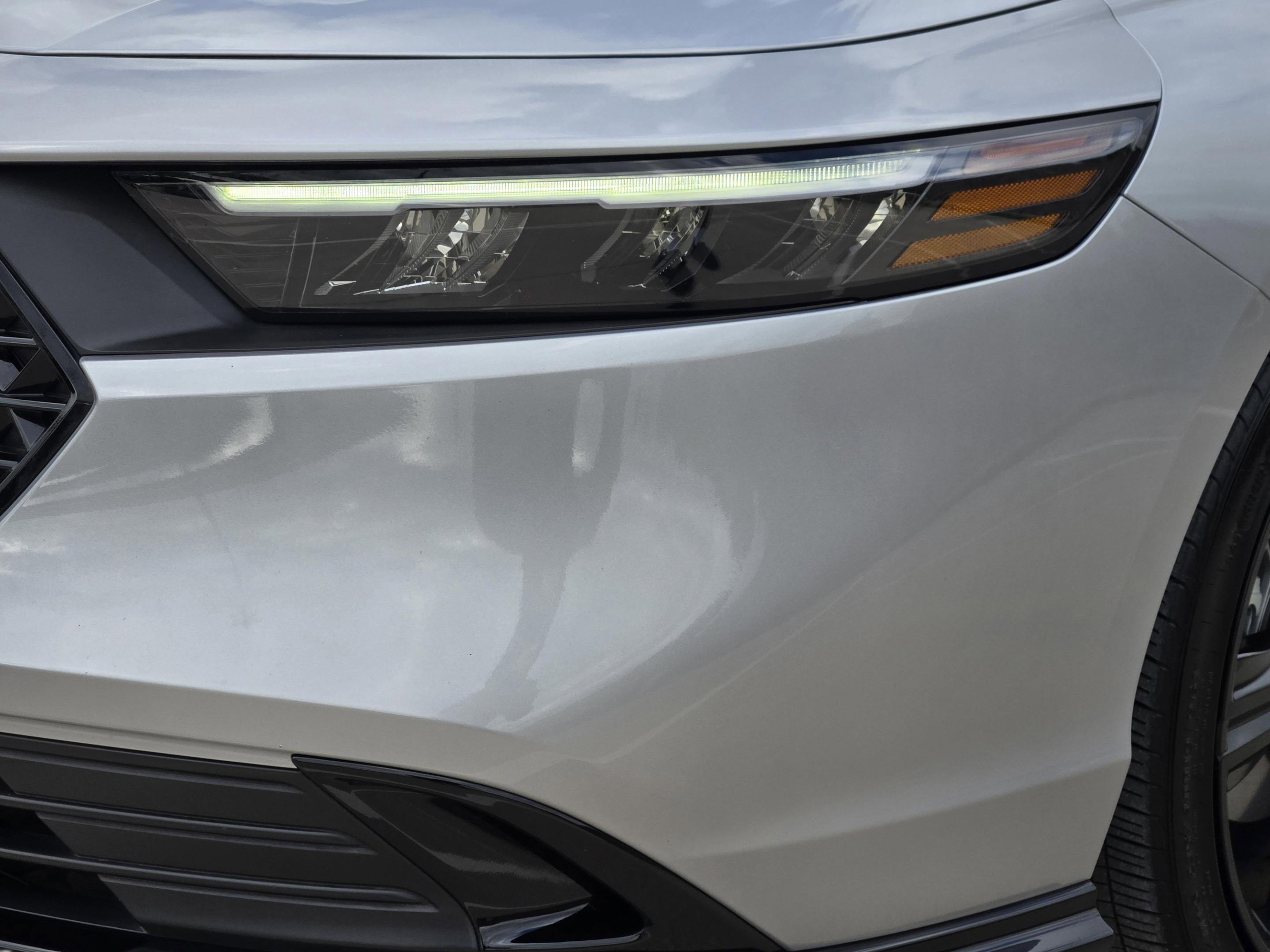 Used 2025 Honda Accord Sport image 27