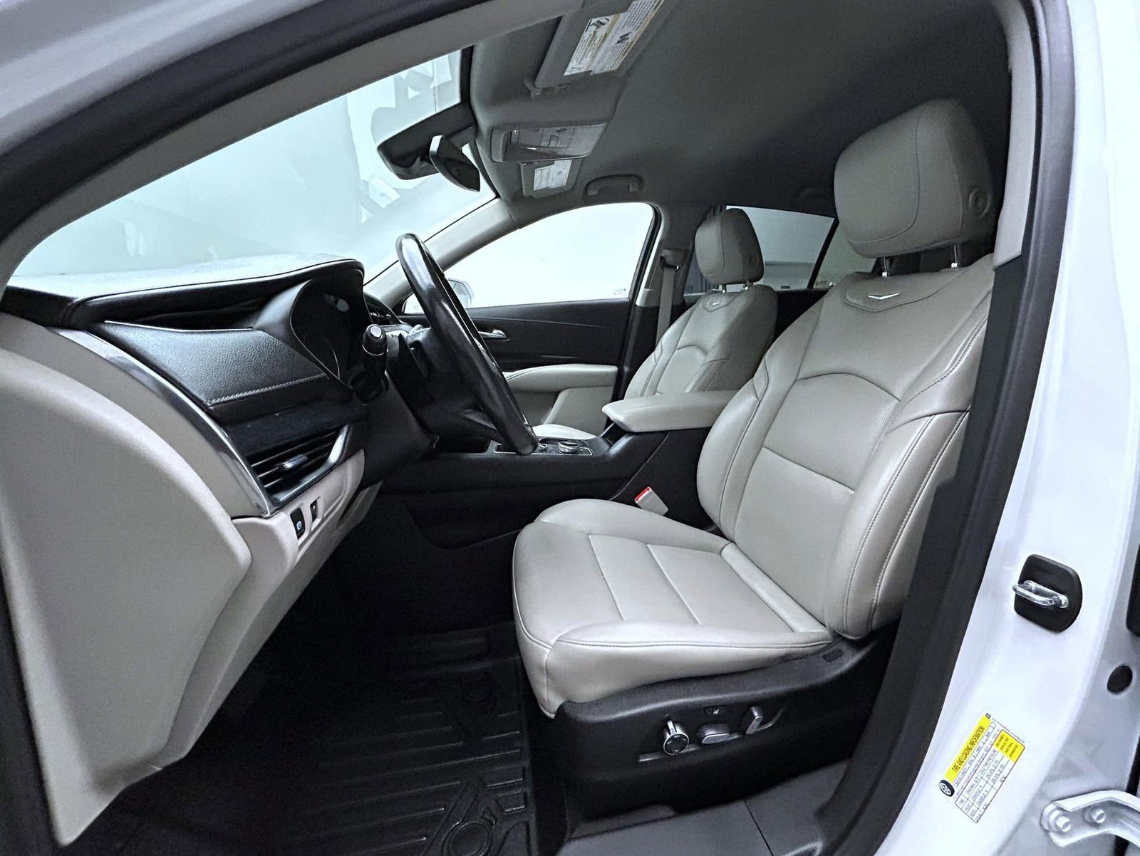 Used 2020 Cadillac XT4 Premium Luxury image 10