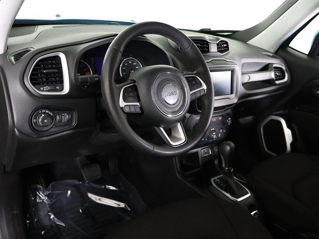 Used 2020 Jeep Renegade Latitude w/ Popular Equipment Group FWD image 23