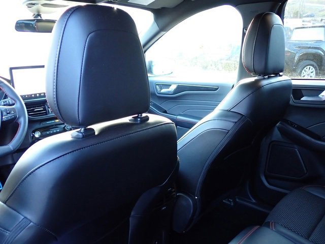 Certified 2024 Ford Escape ST-Line w/ Tech Pack #1 image 16