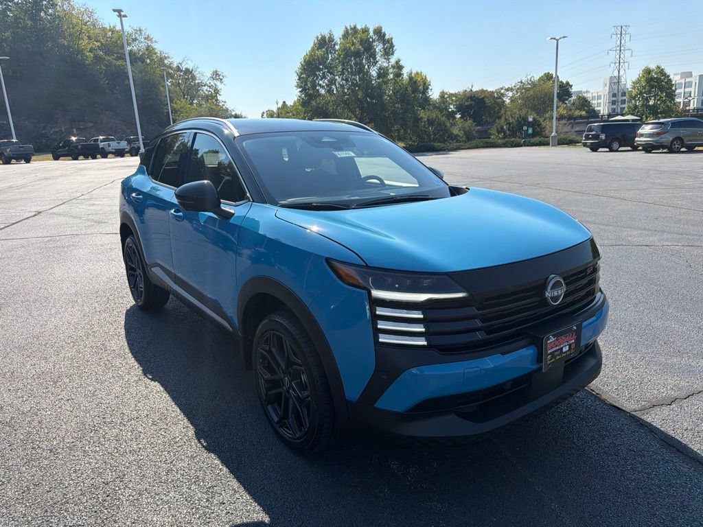 New 2026 Nissan Kicks SR FWD image 1