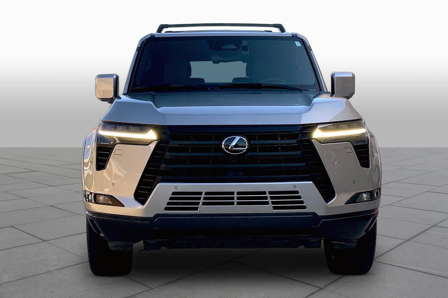 Used 2025 Lexus GX 550 w/ Accessory Package (2T) AWD/4WD image 4