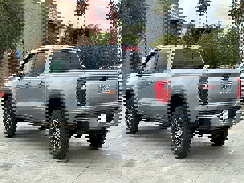 Used 2025 GMC Canyon AT4 image 10