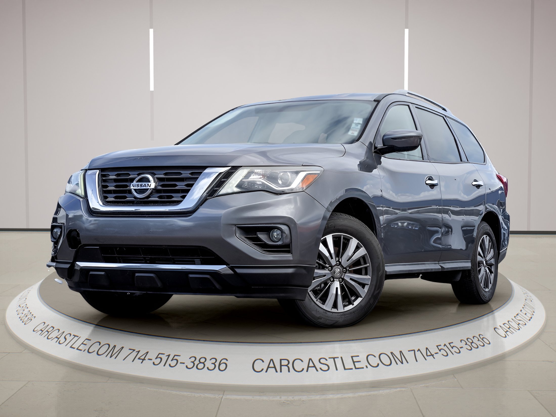 Used 2019 Nissan Pathfinder SV image 1