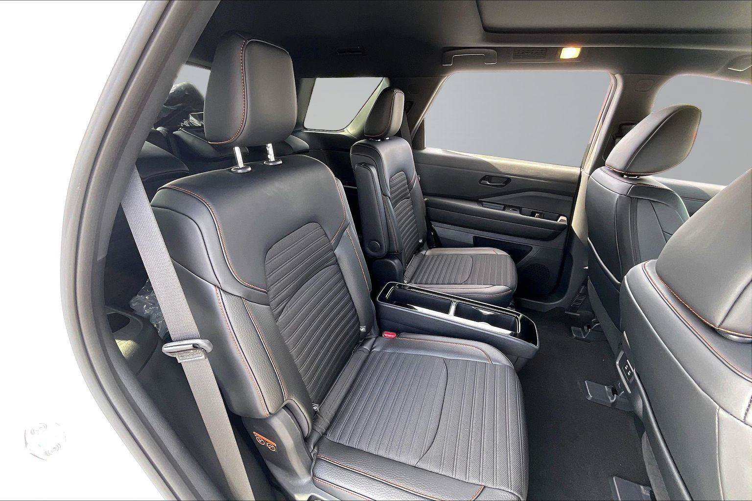 New 2026 Nissan Pathfinder Rock Creek w/ Rock Creek Premium Package AWD/4WD image 10