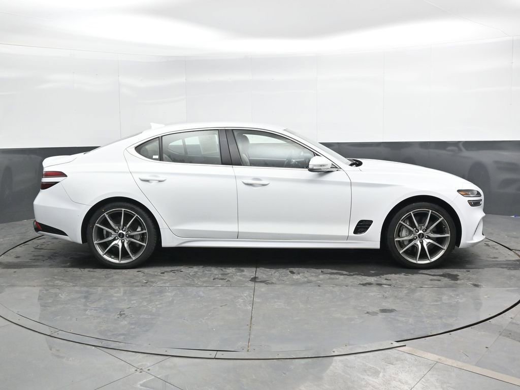 Used 2024 Genesis G70 2.5T image 4