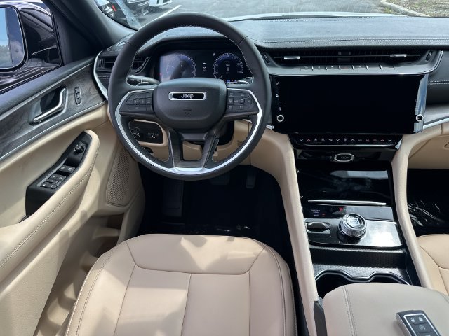 New 2026 Jeep Grand Cherokee L Limited AWD/4WD image 17