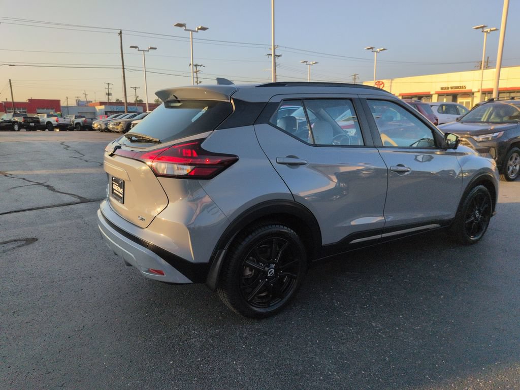 Used 2022 Nissan Kicks SR w/ Premium Package FWD image 5