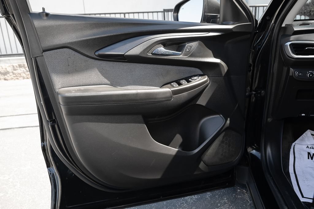Used 2021 Chevrolet TrailBlazer LS FWD image 19