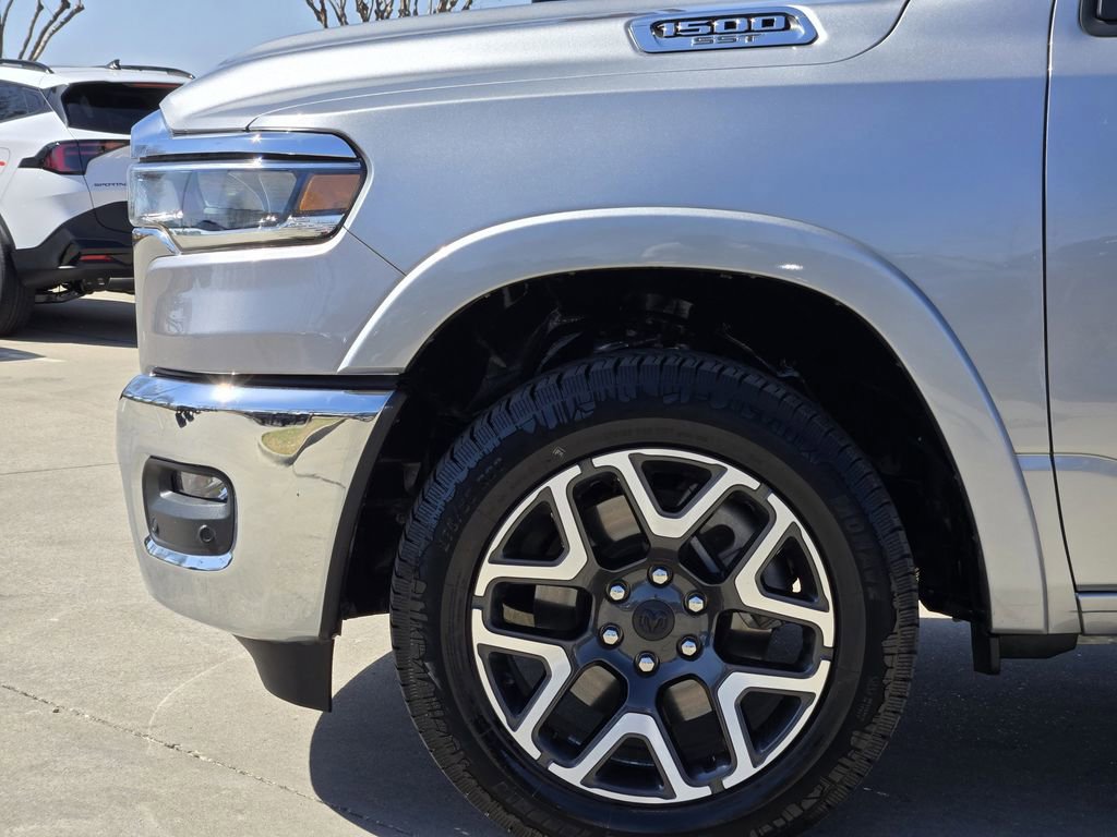 Used 2025 RAM 1500 Laramie AWD/4WD image 14