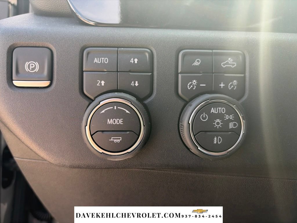 Used 2025 Chevrolet Silverado 2500 LTZ w/ LTZ Plus Package AWD/4WD image 13
