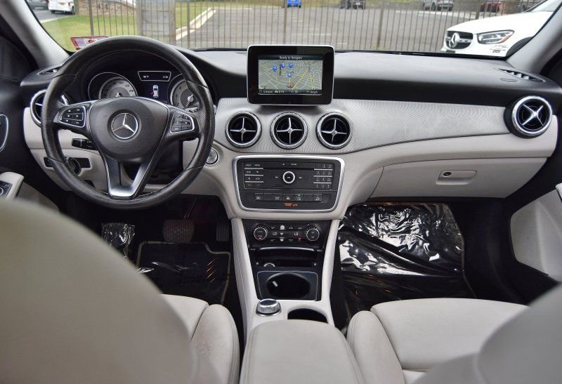 Used 2017 Mercedes-Benz GLA 250 4MATIC image 24
