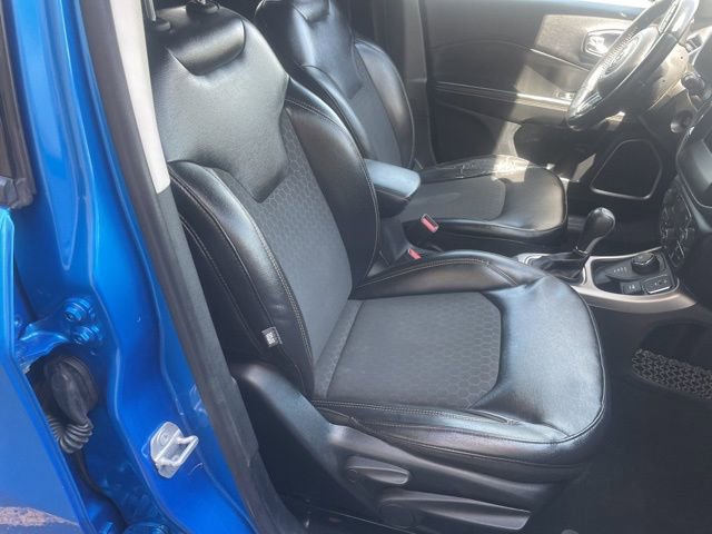 Used 2018 Jeep Compass Latitude w/ Popular Equipment Group AWD/4WD image 40