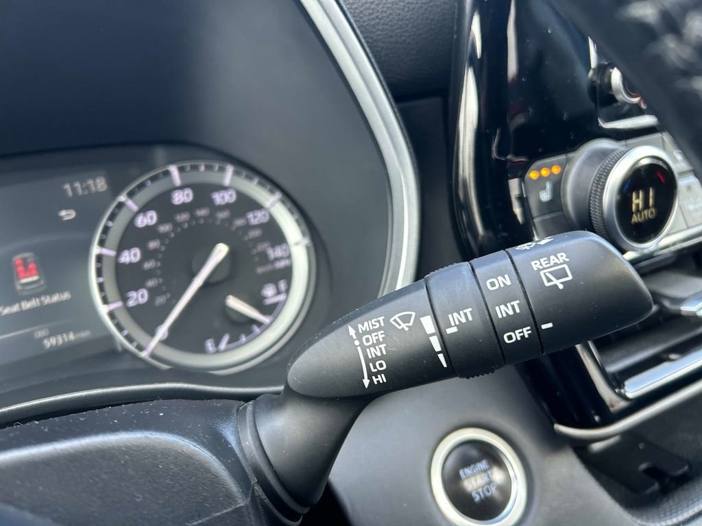 Used 2020 Toyota Highlander XLE image 27