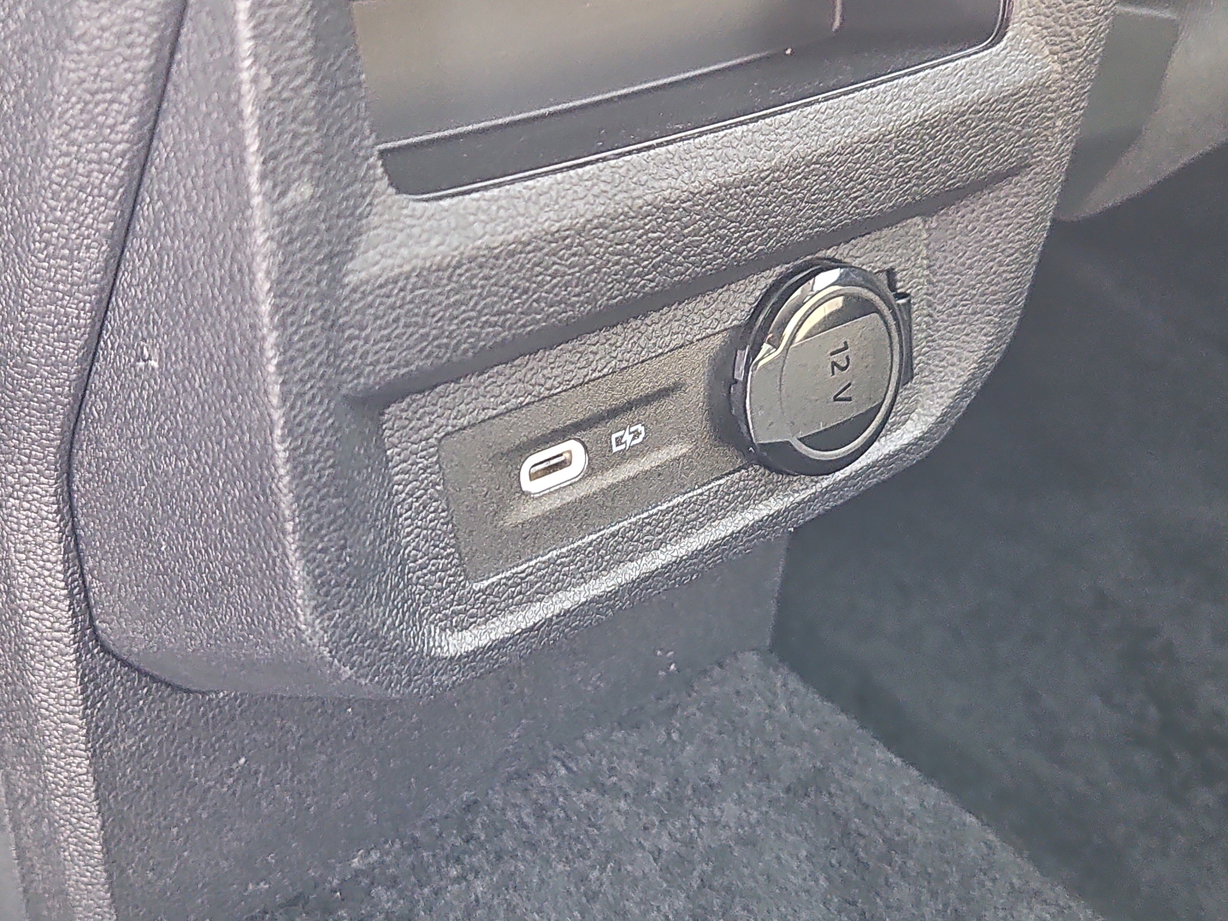 Certified 2023 Volkswagen Tiguan SE w/ Panoramic Sunroof Package image 13