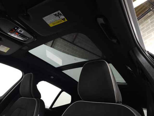 Certified 2025 Volvo XC40 B5 Ultra AWD/4WD image 18