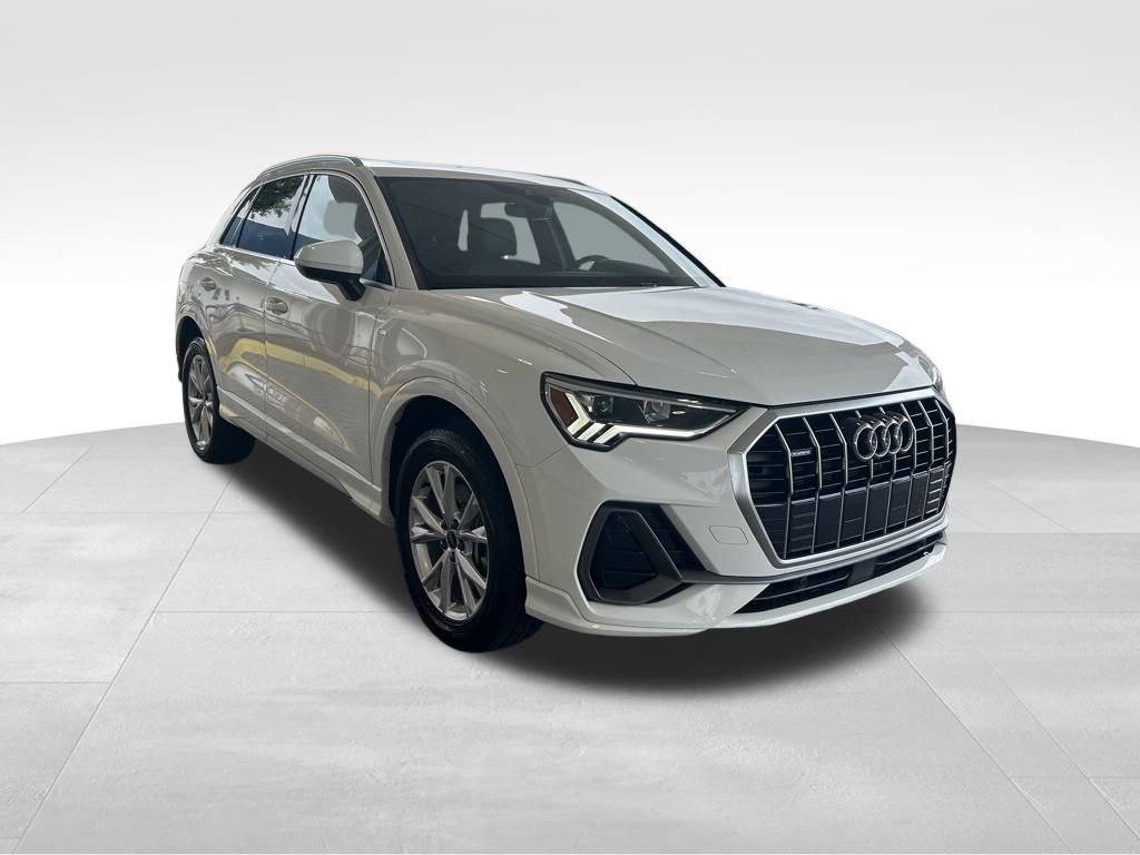 Used 2023 Audi Q3 2.0T Premium image 2