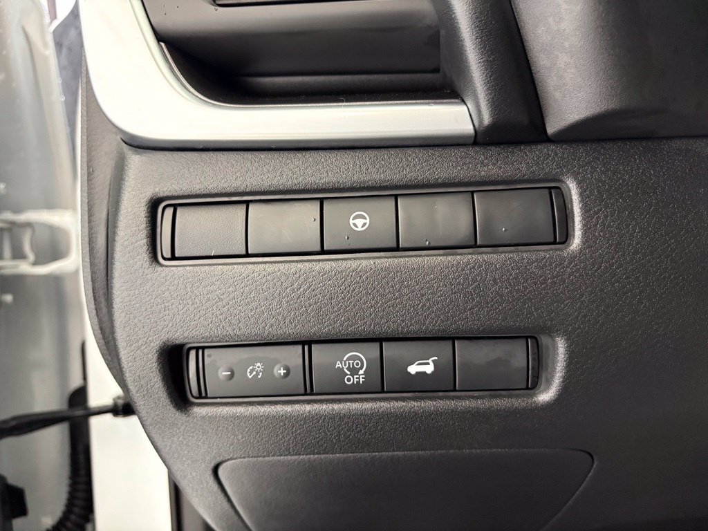 Used 2024 Nissan Rogue SV w/ SV Premium Package FWD image 6
