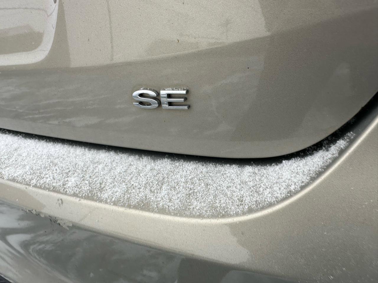 Used 2016 Ford Focus SE w/ SE Cold Weather Package image 8