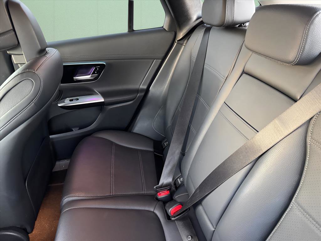 Used 2024 Mercedes-Benz GLC 300 4MATIC image 9