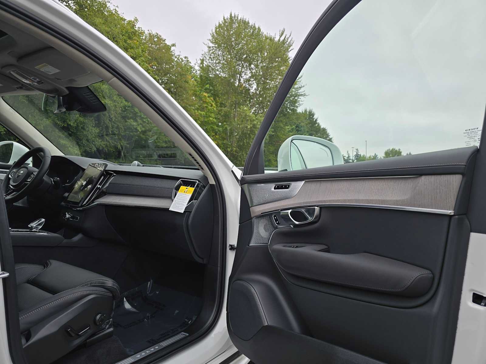 New 2027 Volvo XC90 B6 Ultra AWD/4WD image 11
