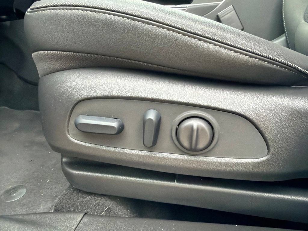 Used 2023 Buick Encore GX Preferred w/ Cold Weather Comfort Package FWD image 12